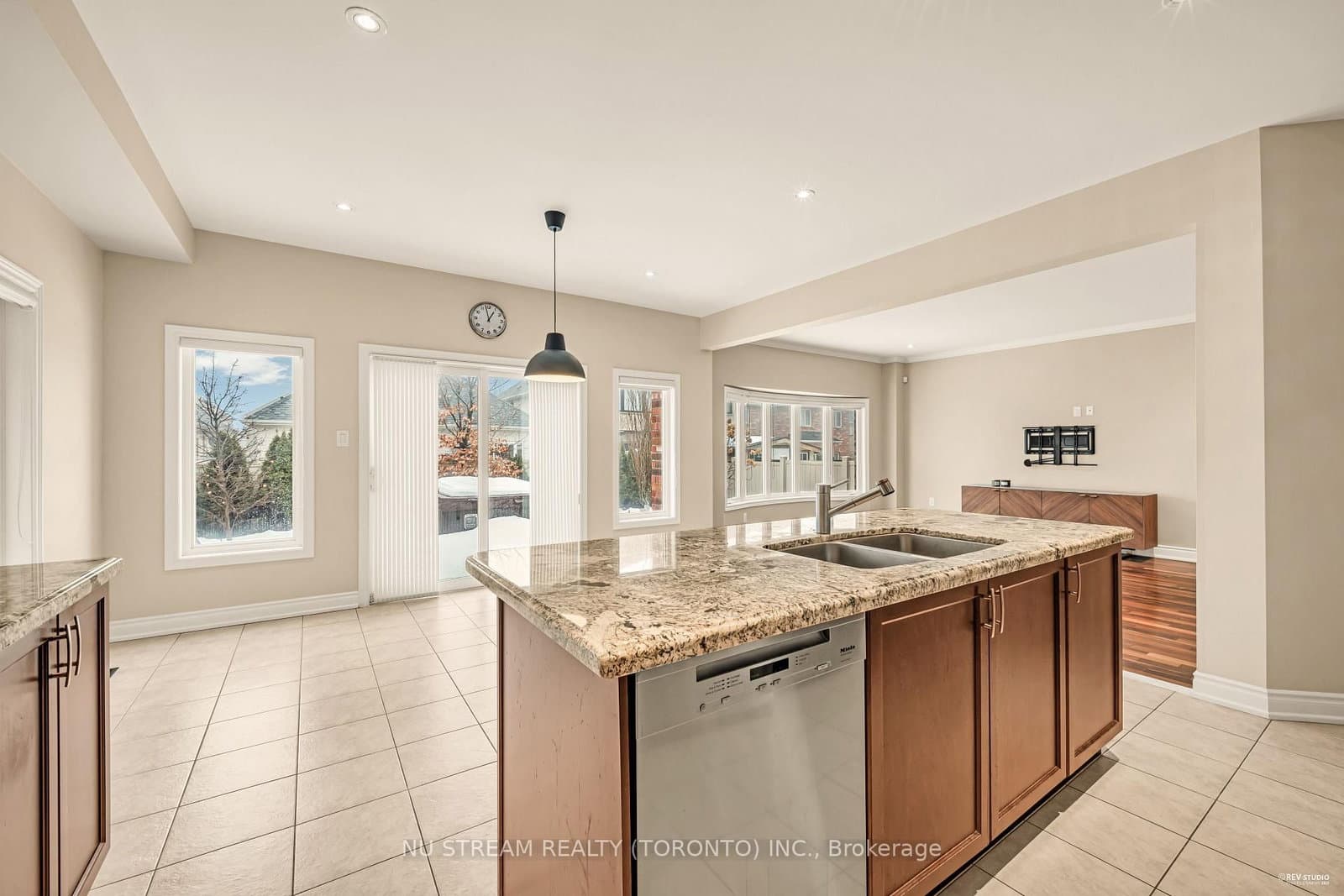 111 LEALINDS Road thumbnail 8