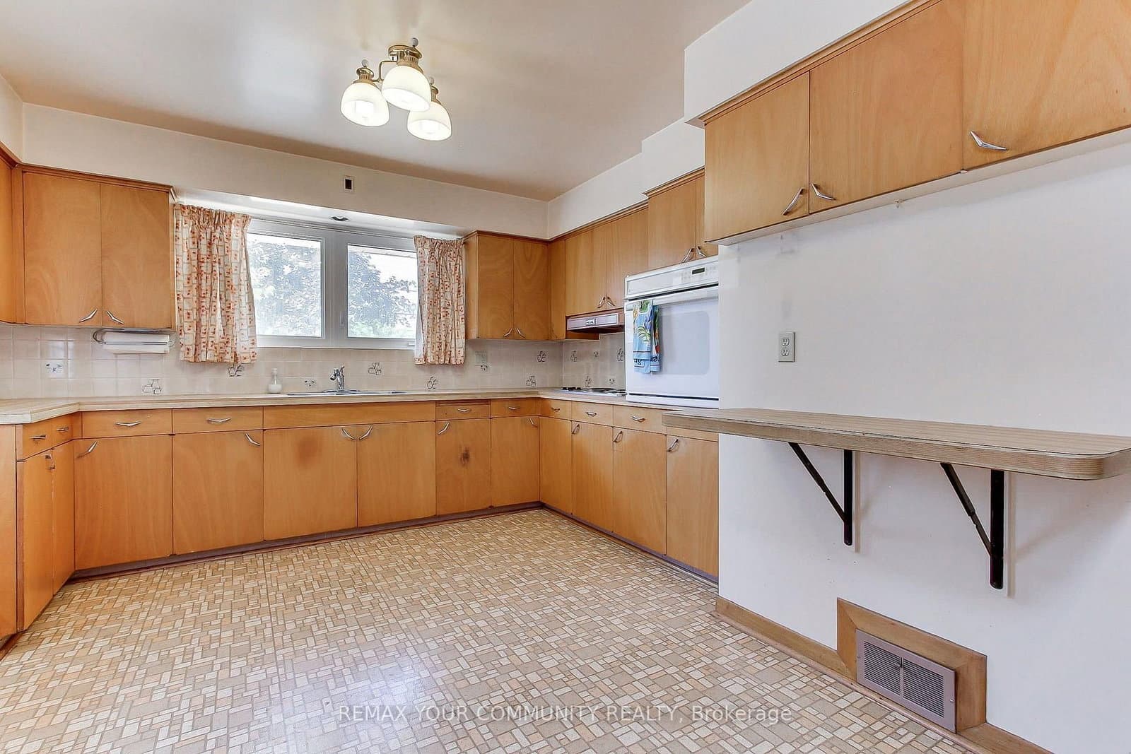9947 Woodbine Avenue thumbnail 16