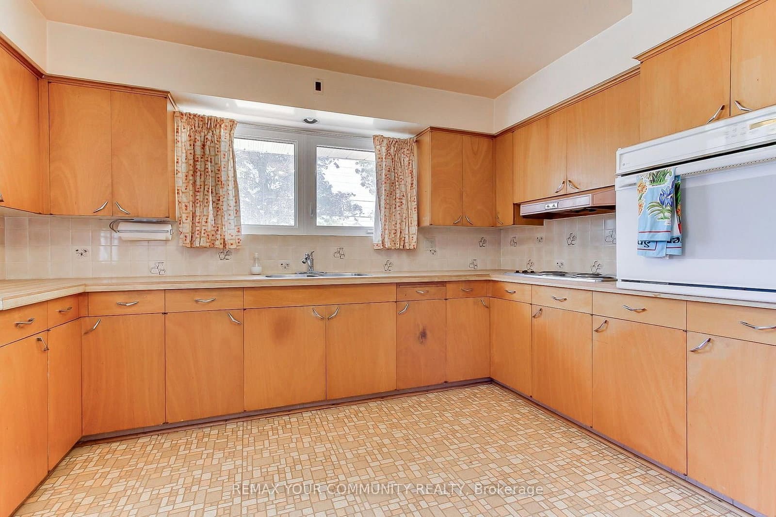 9947 Woodbine Avenue thumbnail 17