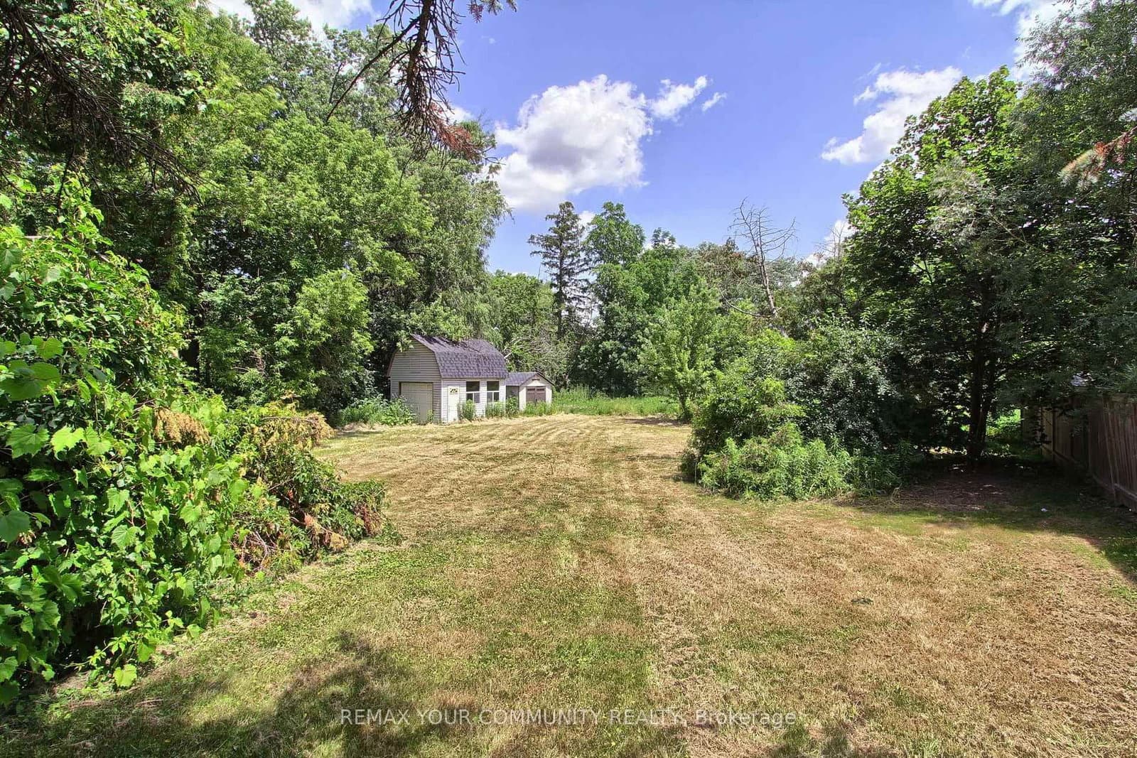 9947 Woodbine Avenue thumbnail 28