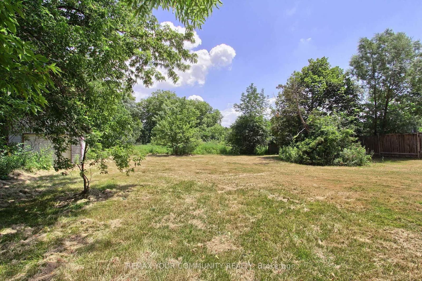9947 Woodbine Avenue thumbnail 29