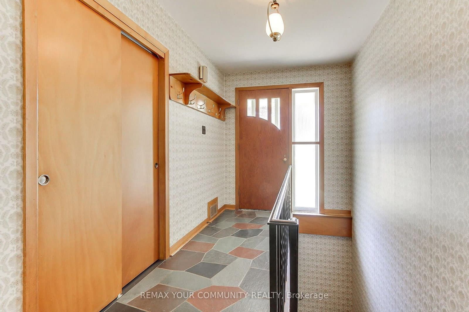9947 Woodbine Avenue thumbnail 8