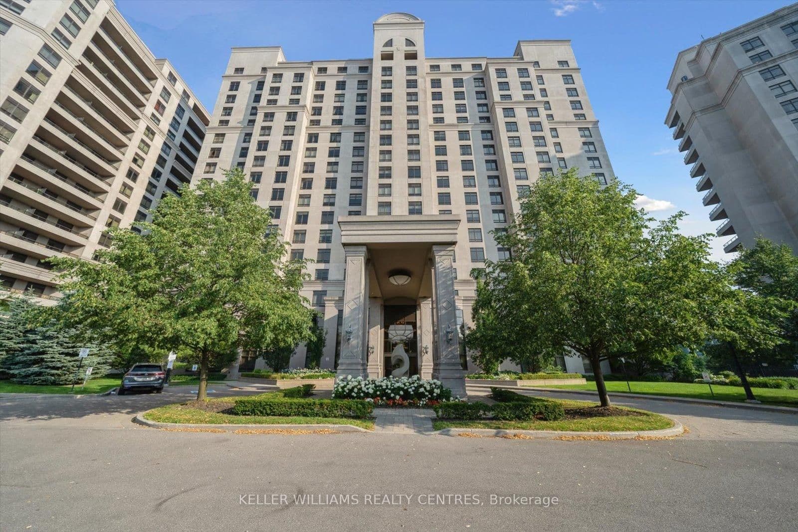 9245 Jane Street, Unit 902 thumbnail 3