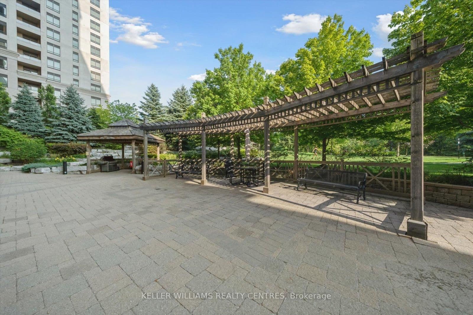 9245 Jane Street, Unit 902 thumbnail 32