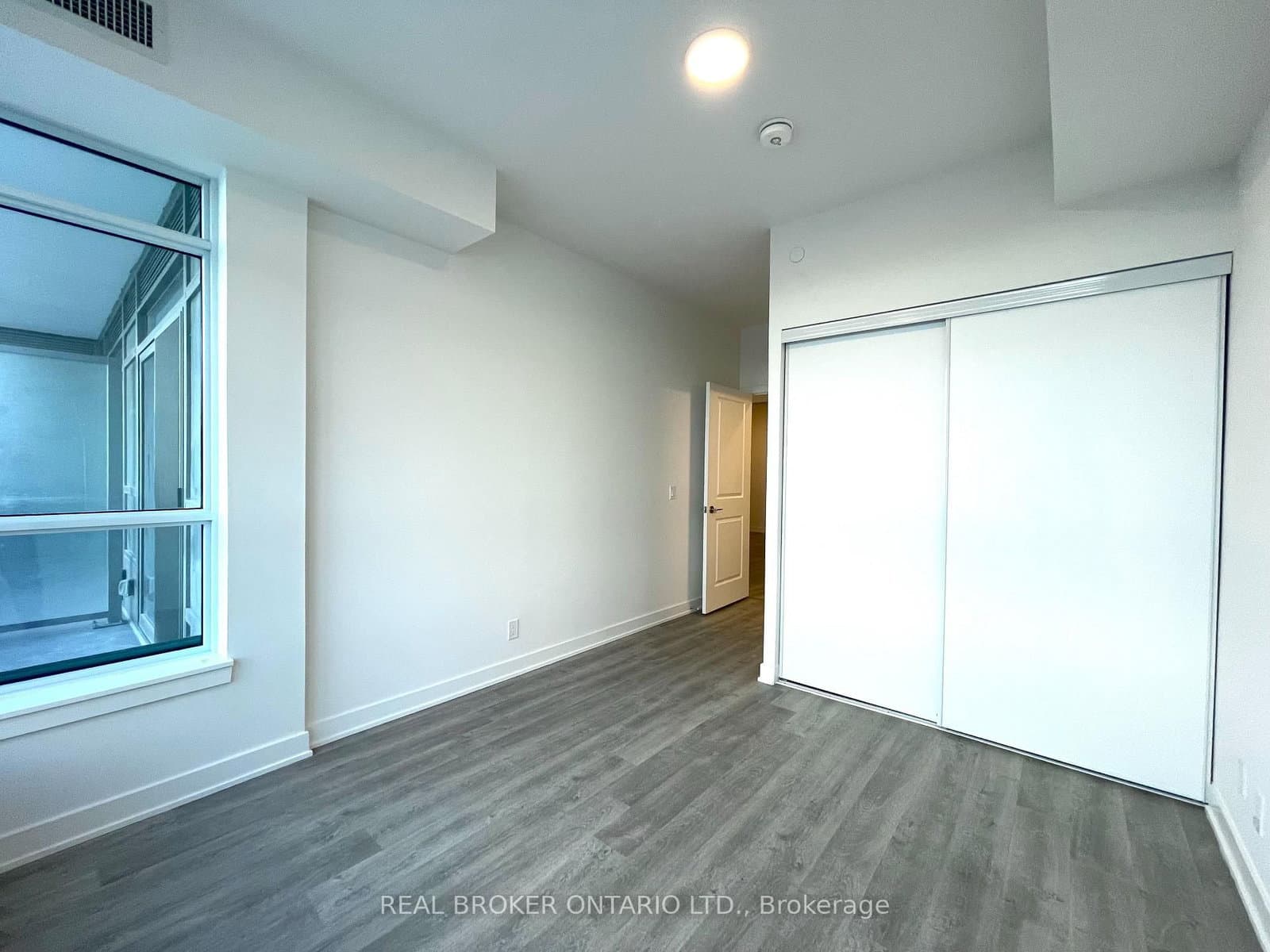 50 Upper Mall Way, Unit 2009 thumbnail 19