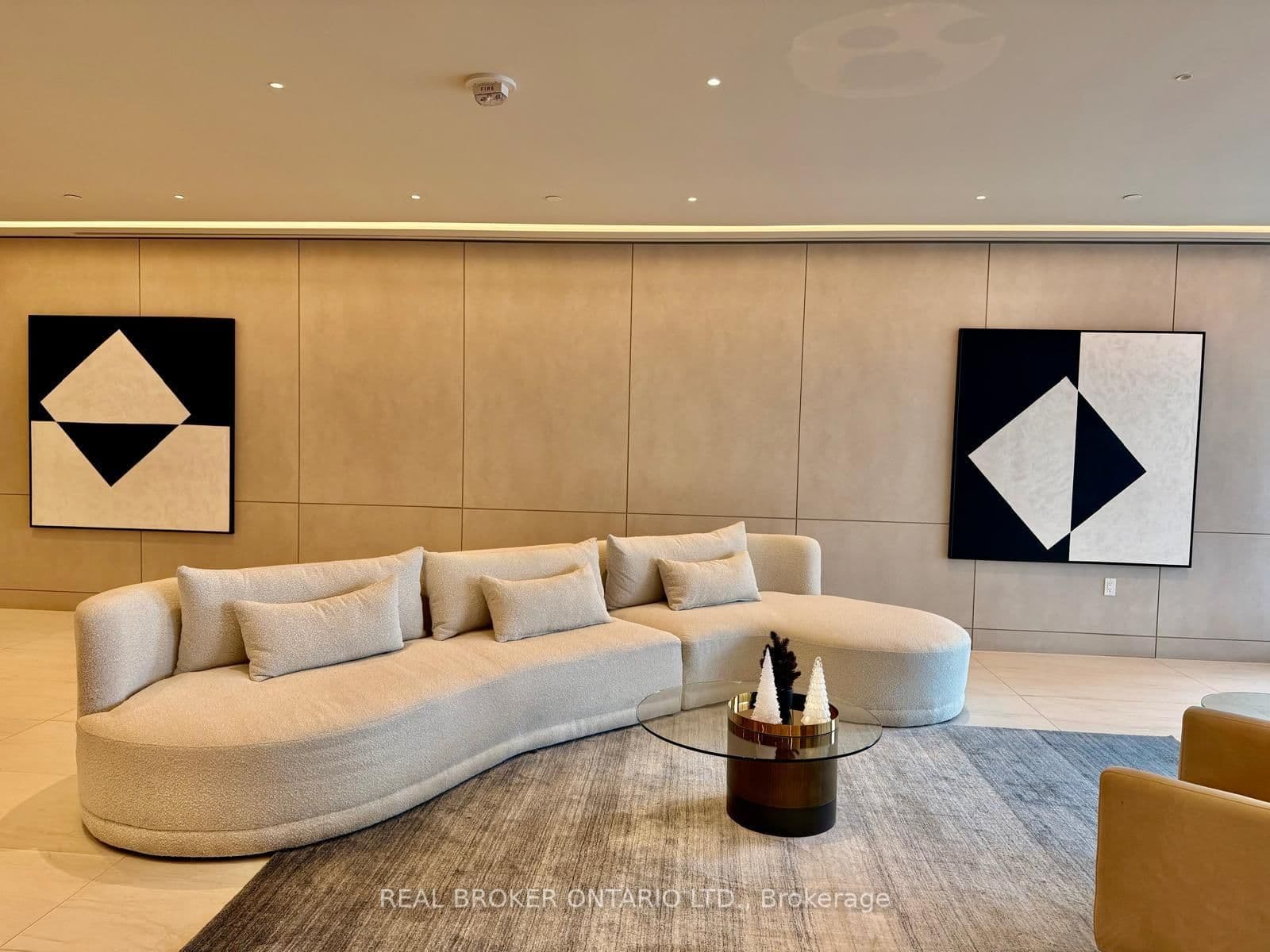 50 Upper Mall Way, Unit 2009 thumbnail 4