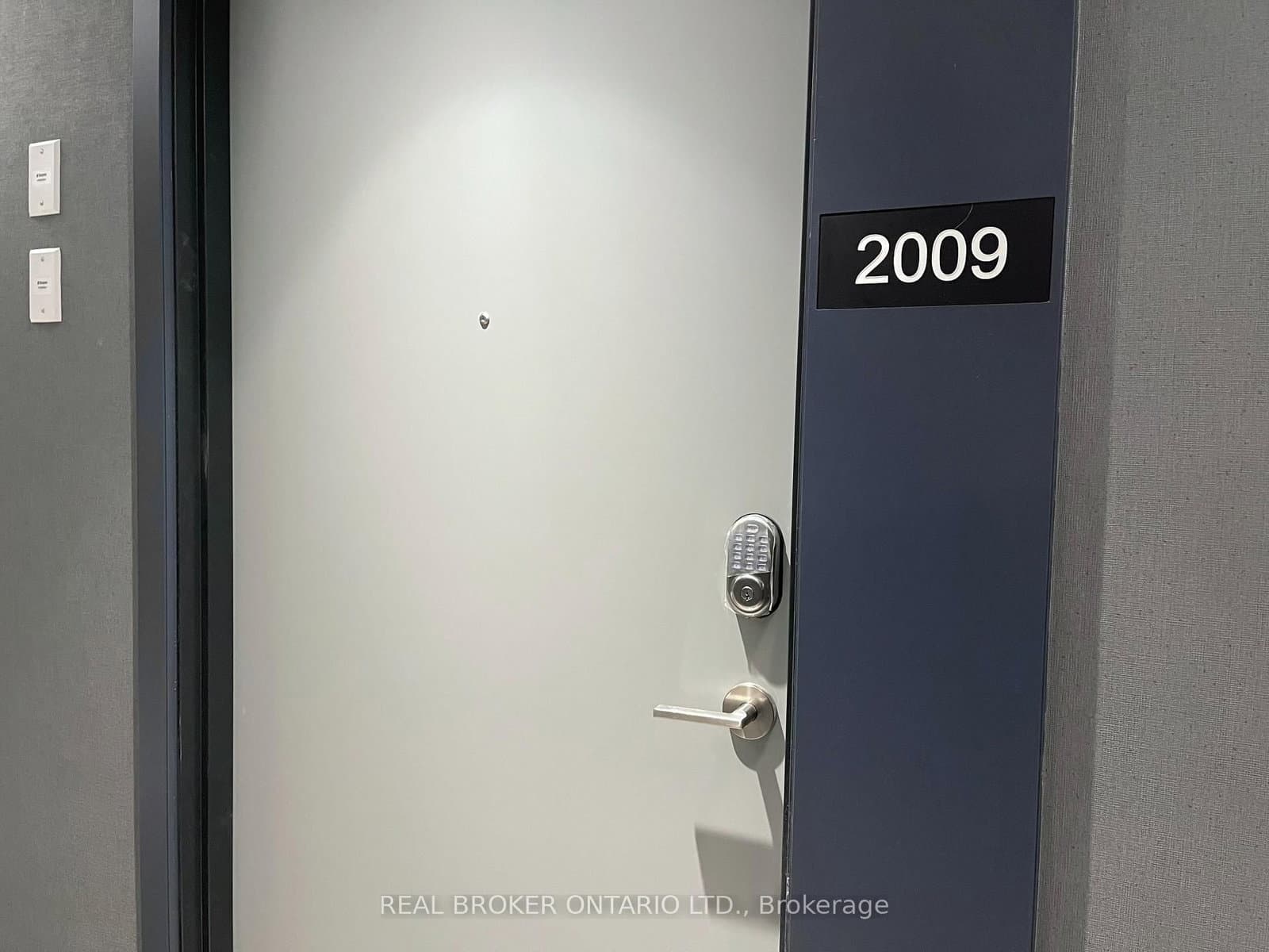 50 Upper Mall Way, Unit 2009 thumbnail 6