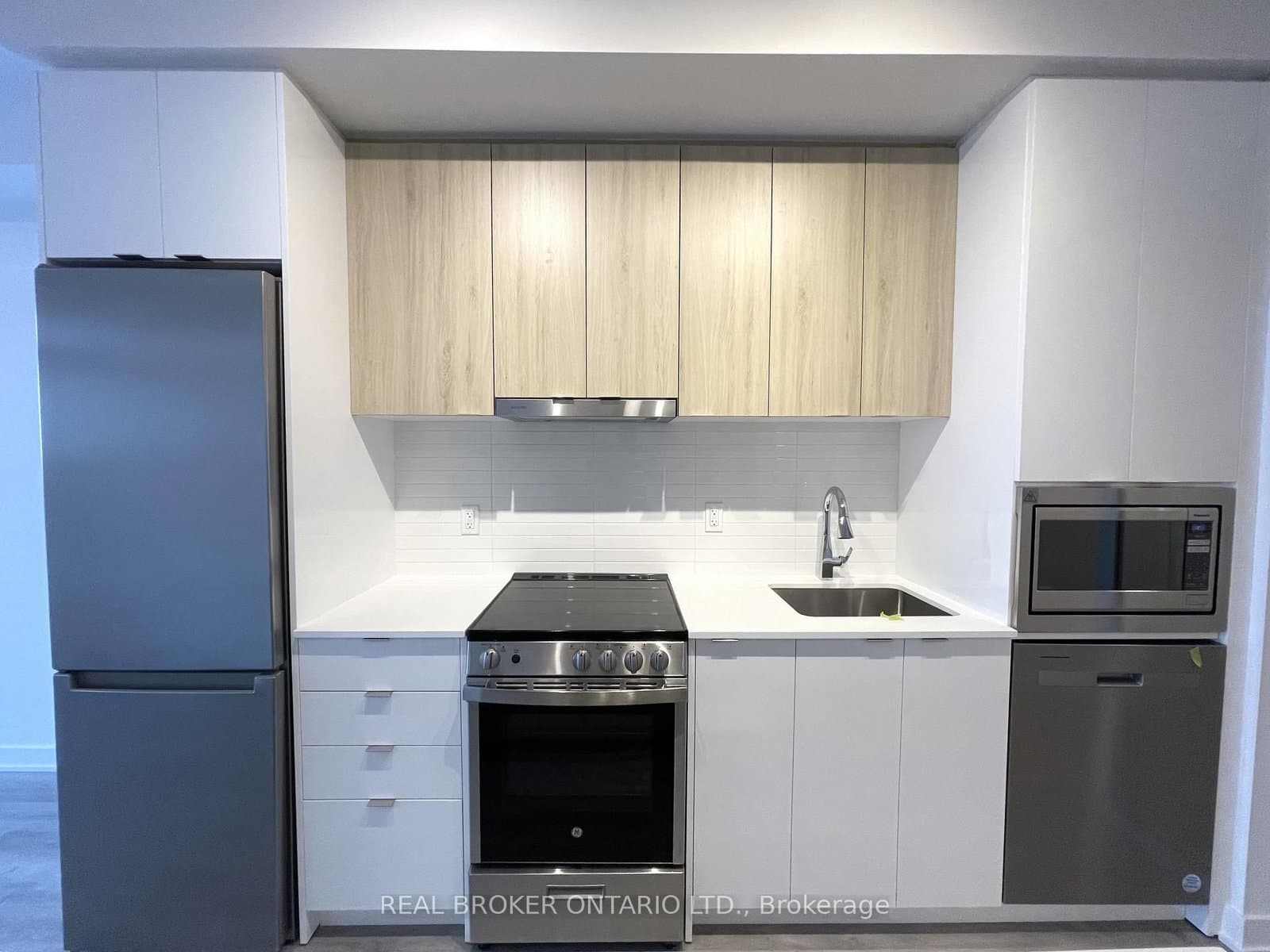 50 Upper Mall Way, Unit 2009 thumbnail 9