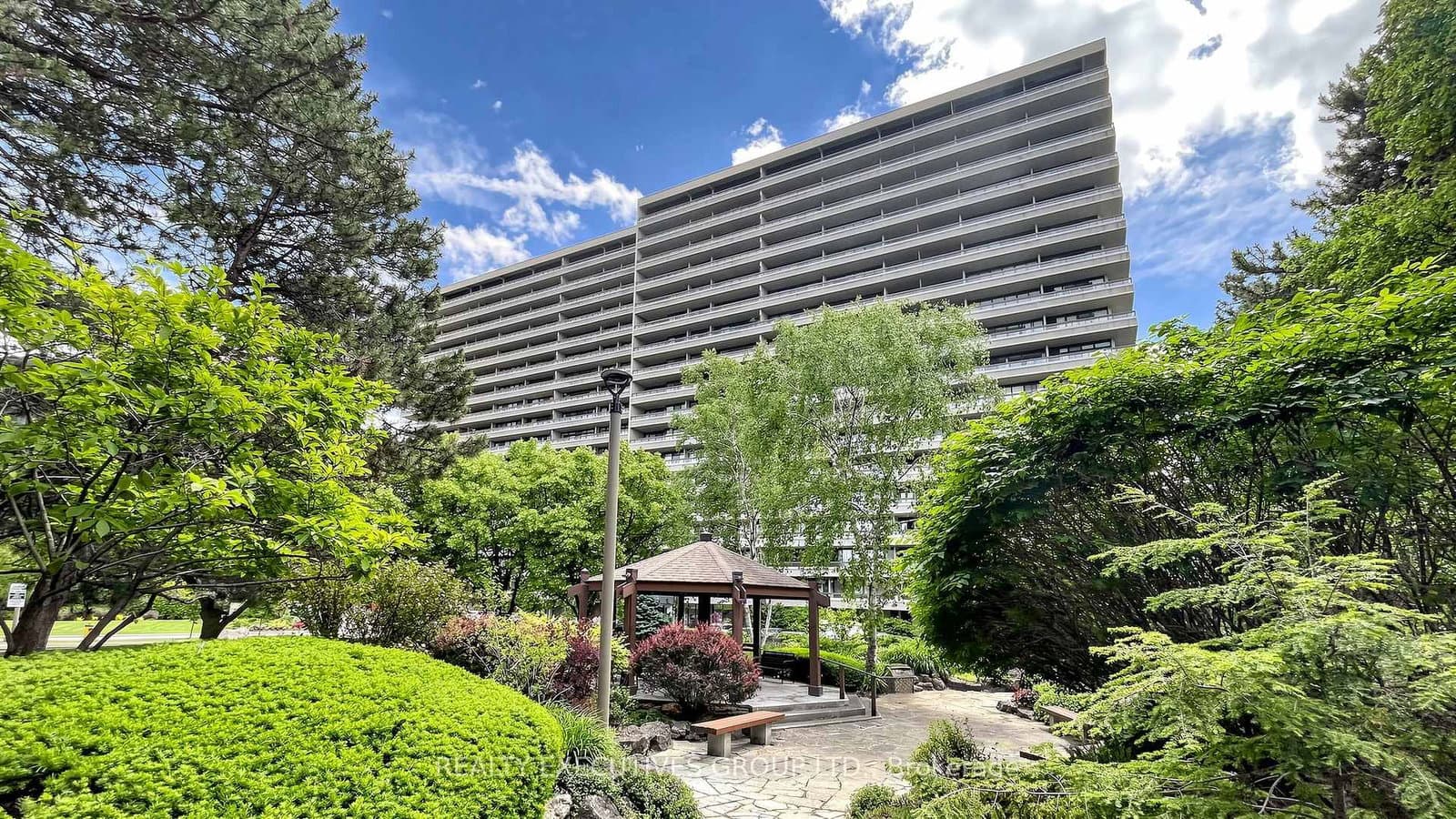 8111 Yonge Street, Unit 206 - Image 1