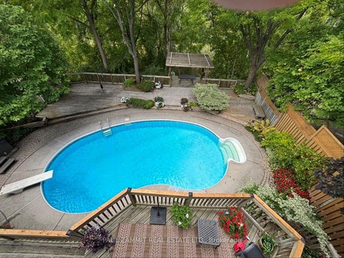 20 Tanglewood Trail - Image 1