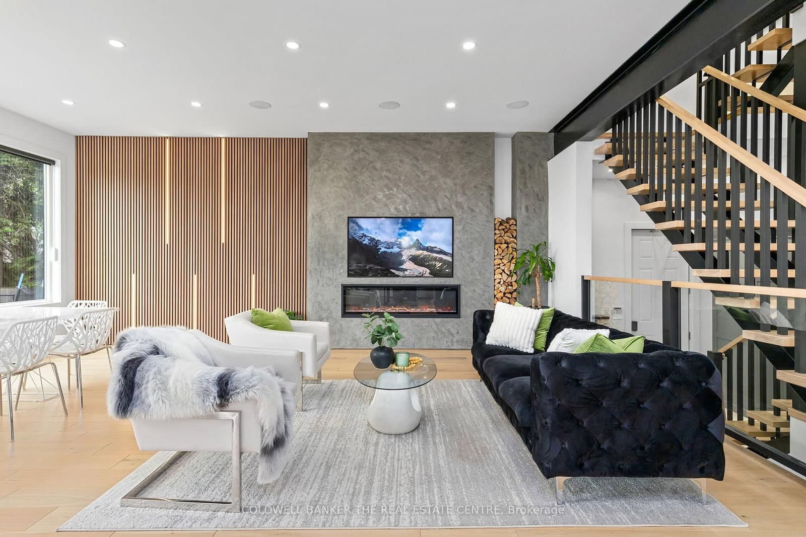 11657 Warden Avenue thumbnail 4