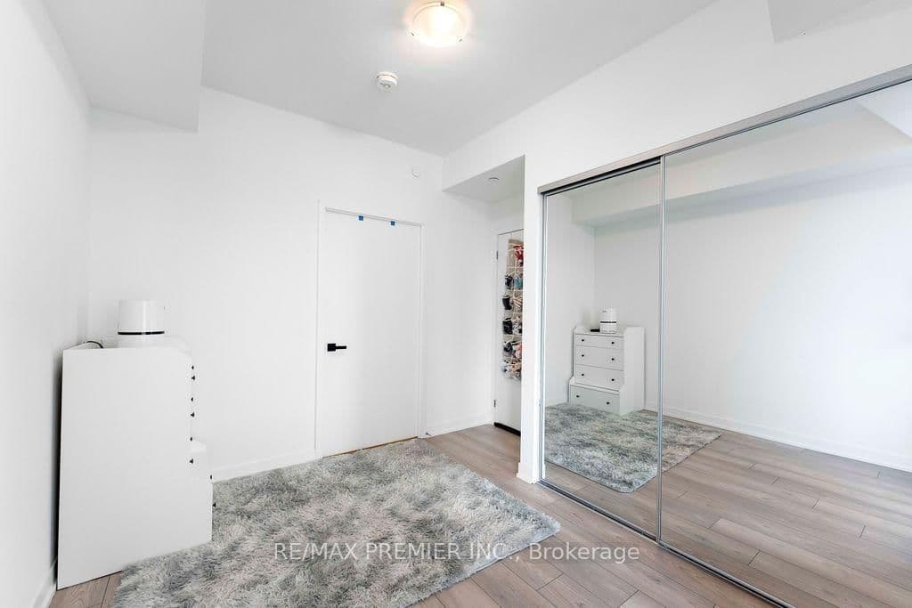 10 Abeja Street, Unit 816 thumbnail 12