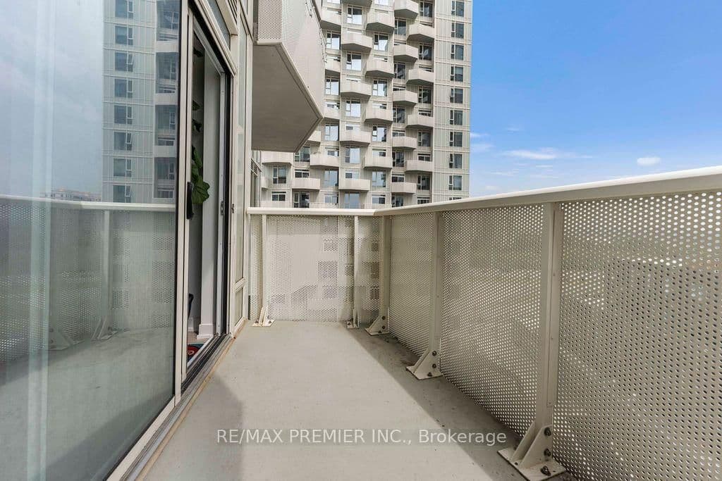 10 Abeja Street, Unit 816 thumbnail 14
