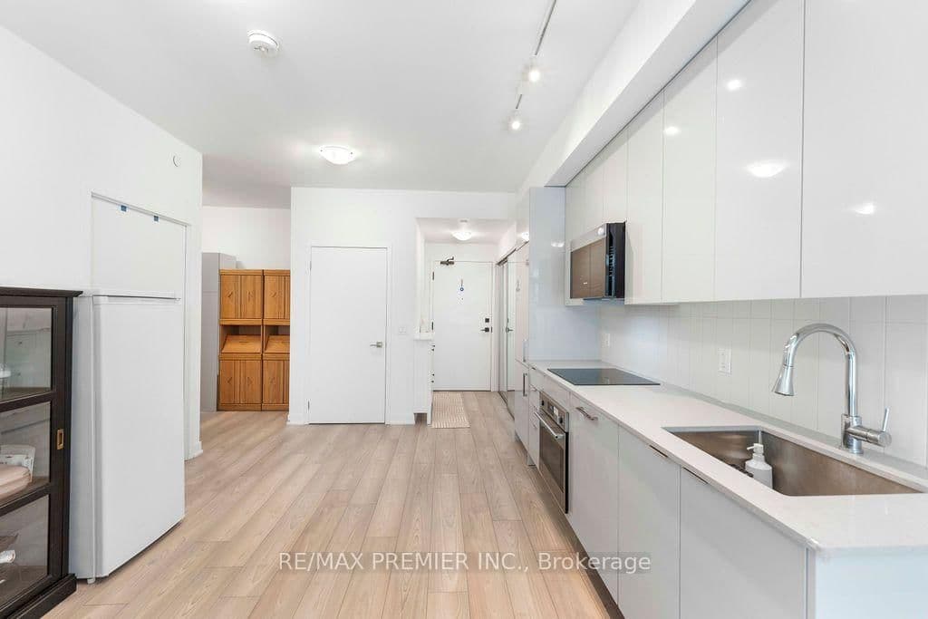 10 Abeja Street, Unit 816 thumbnail 9