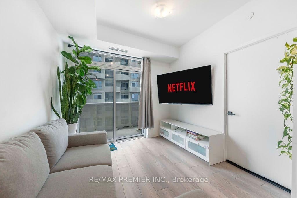 10 Abeja Street, Unit 816 thumbnail 11