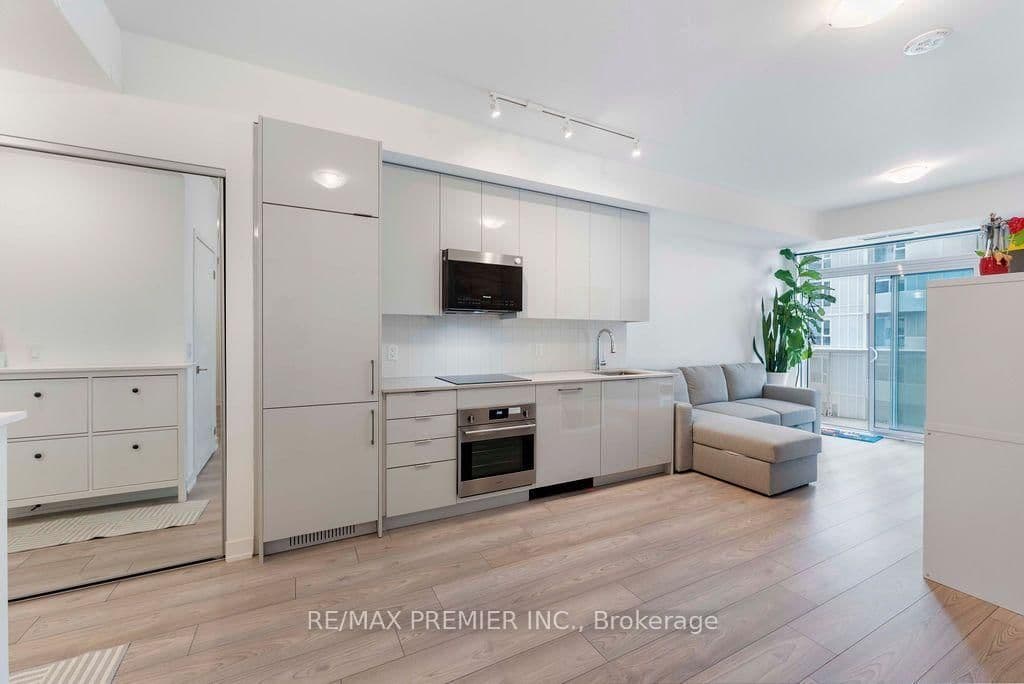 10 Abeja Street, Unit 816 thumbnail 7