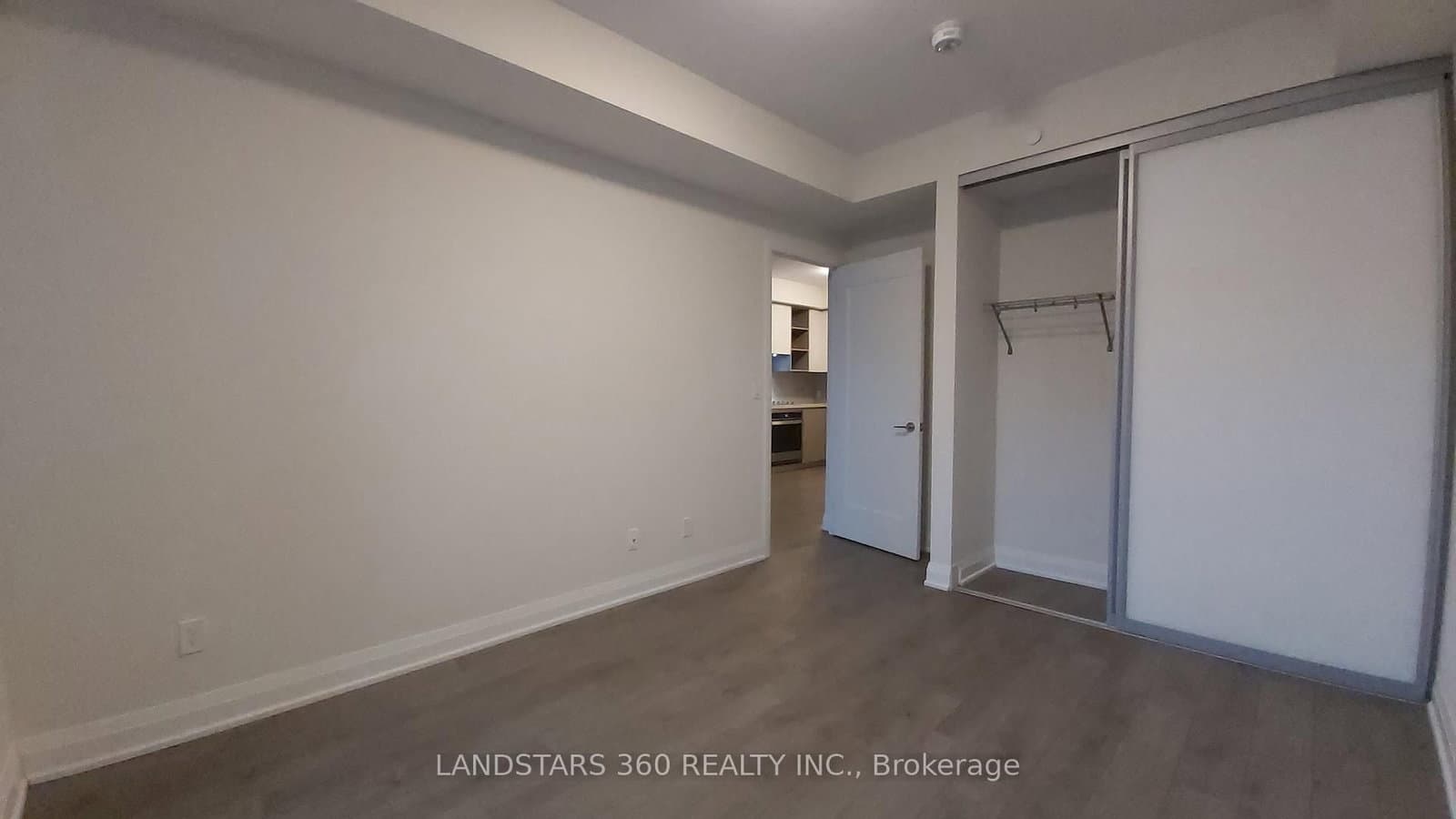 398 E Highway 7 E, Unit 807 thumbnail 7