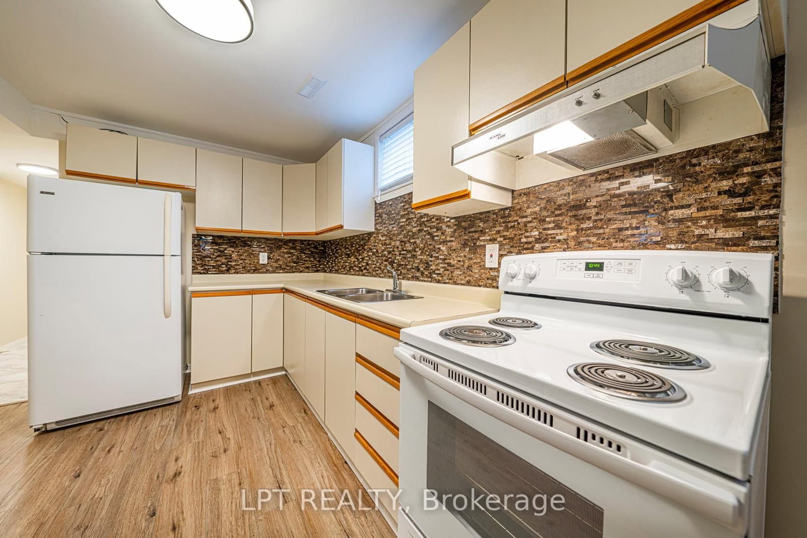 82 Fred Cook Drive, Unit Basement thumbnail 9