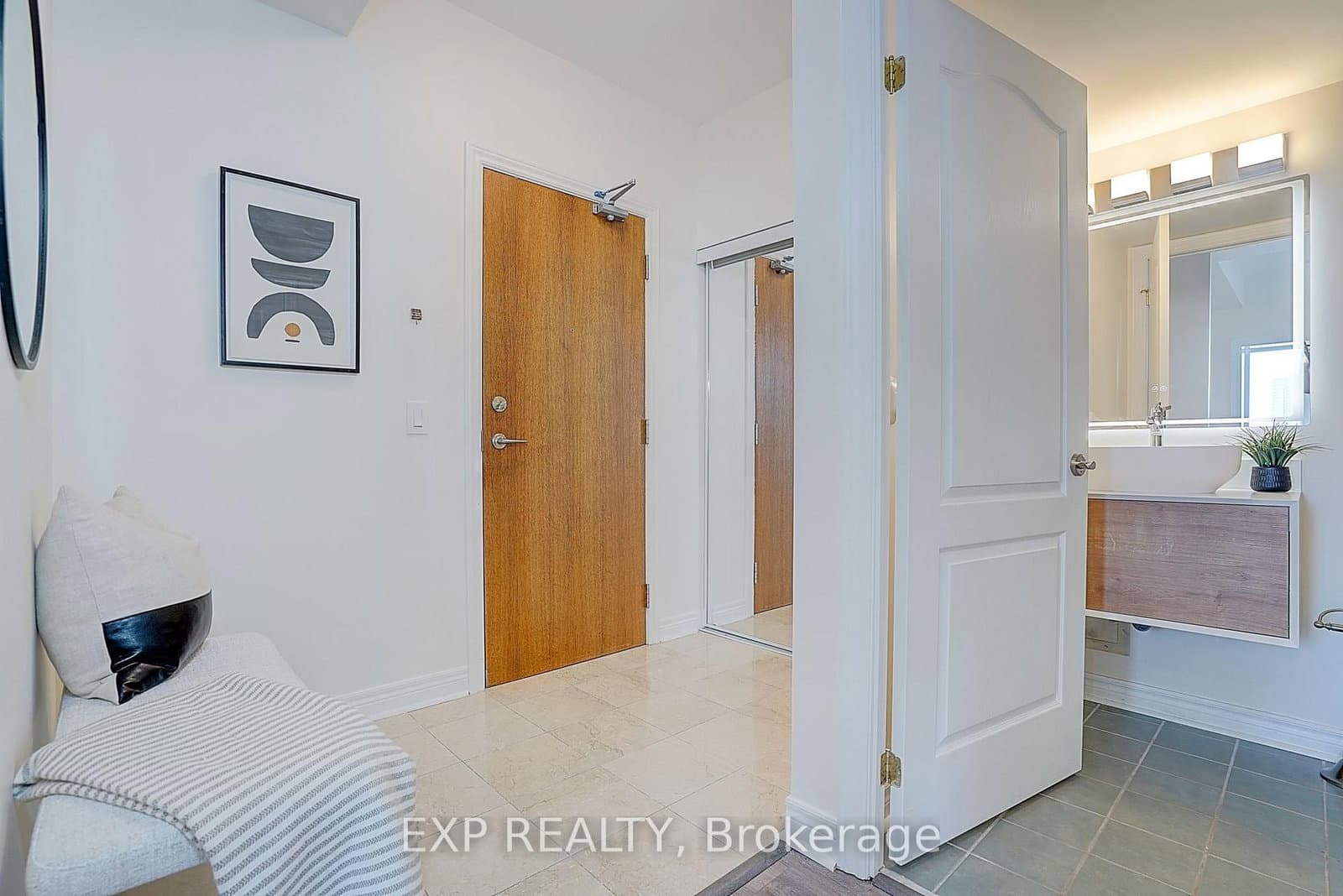 60 Disera Drive, Unit 1404 thumbnail 3