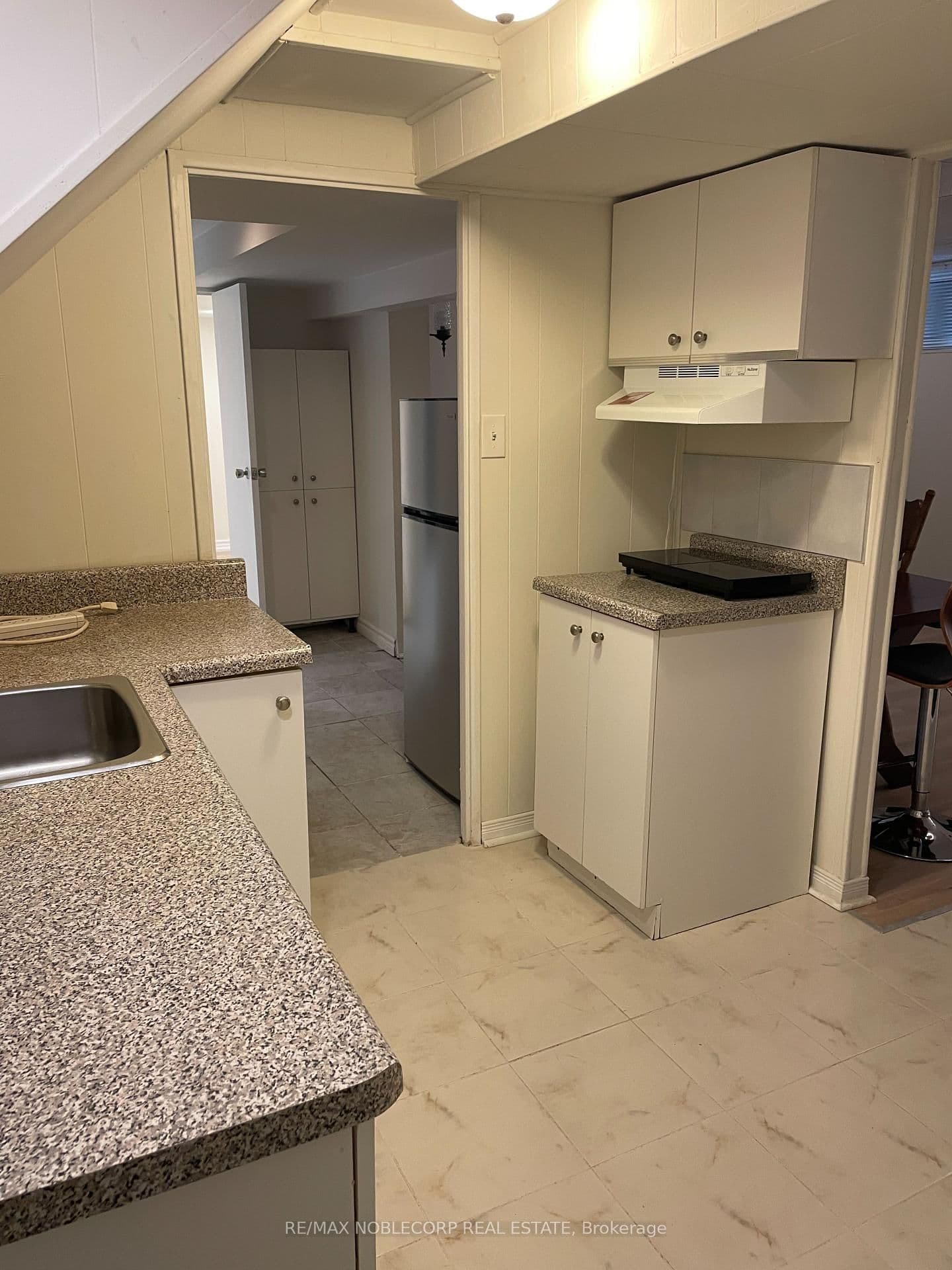 166 Collings Avenue thumbnail 12
