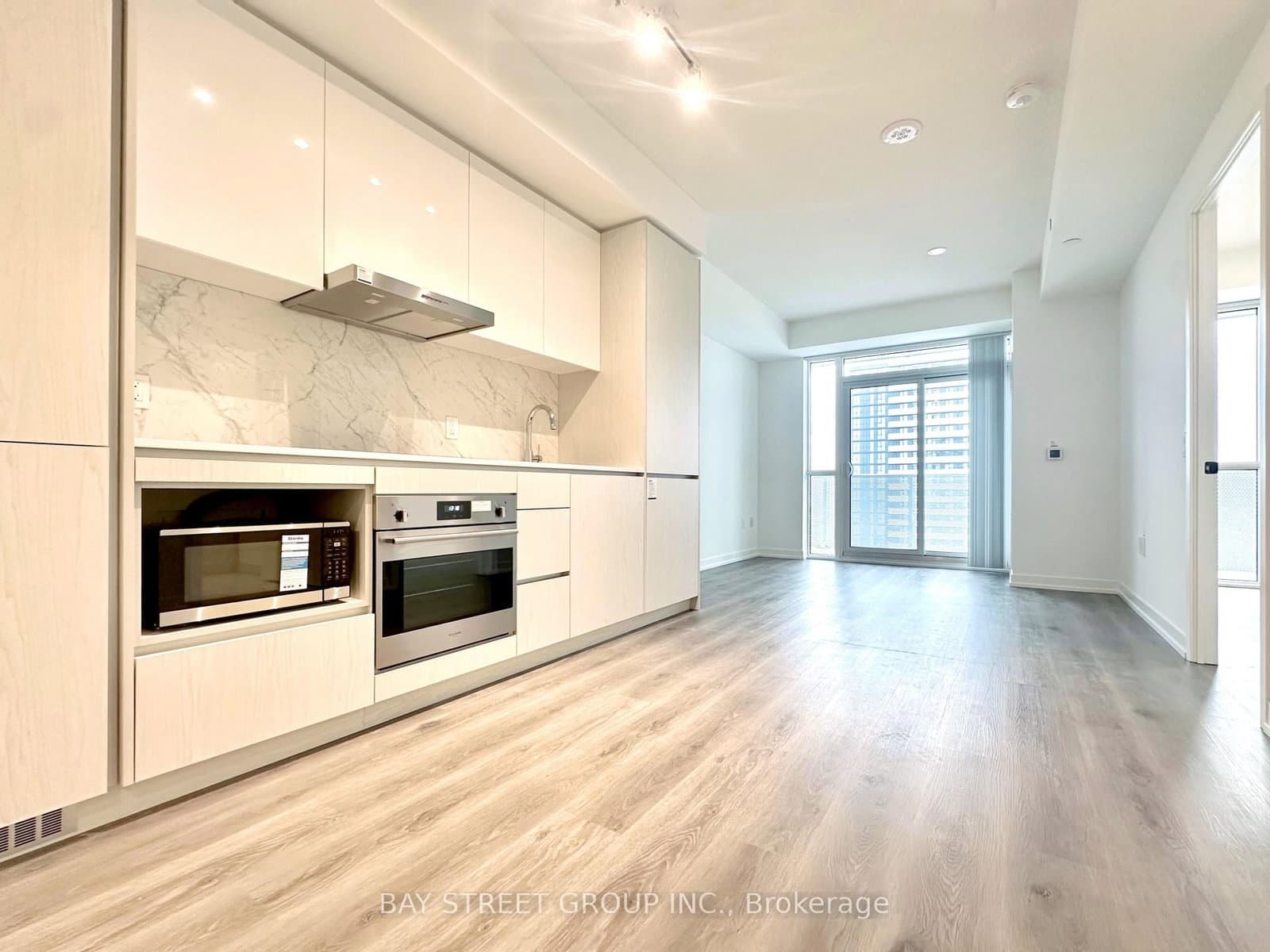 28 Interchange Way, Unit 4102 thumbnail 3
