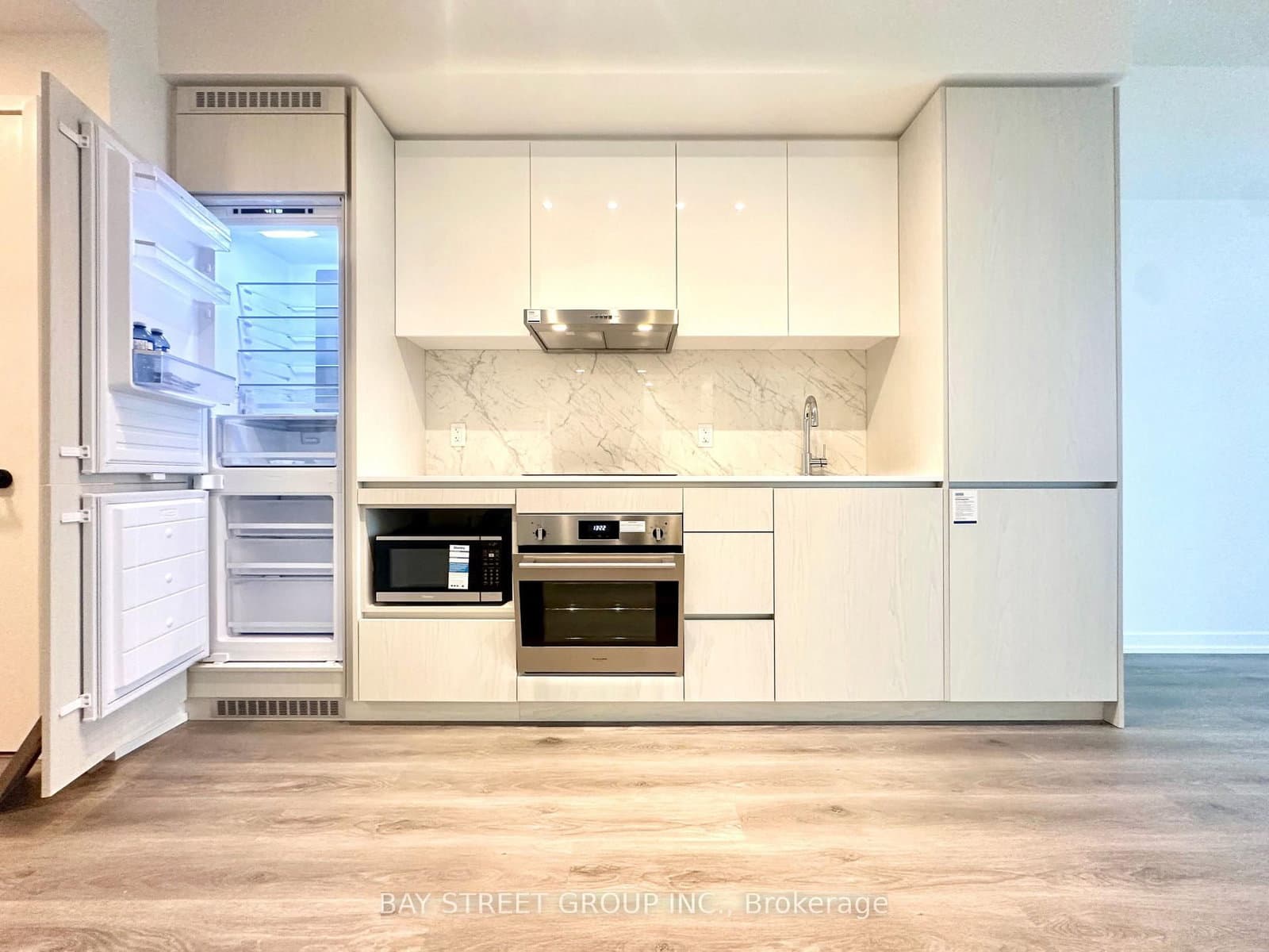 28 Interchange Way, Unit 4102 thumbnail 6