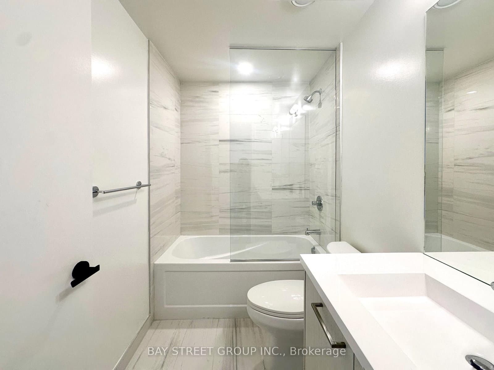 28 Interchange Way, Unit 4102 thumbnail 9