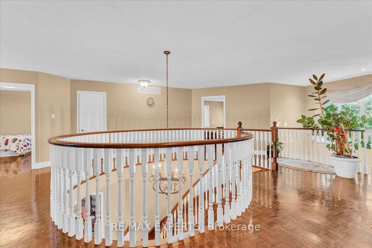 110 Velmar Drive thumbnail 18