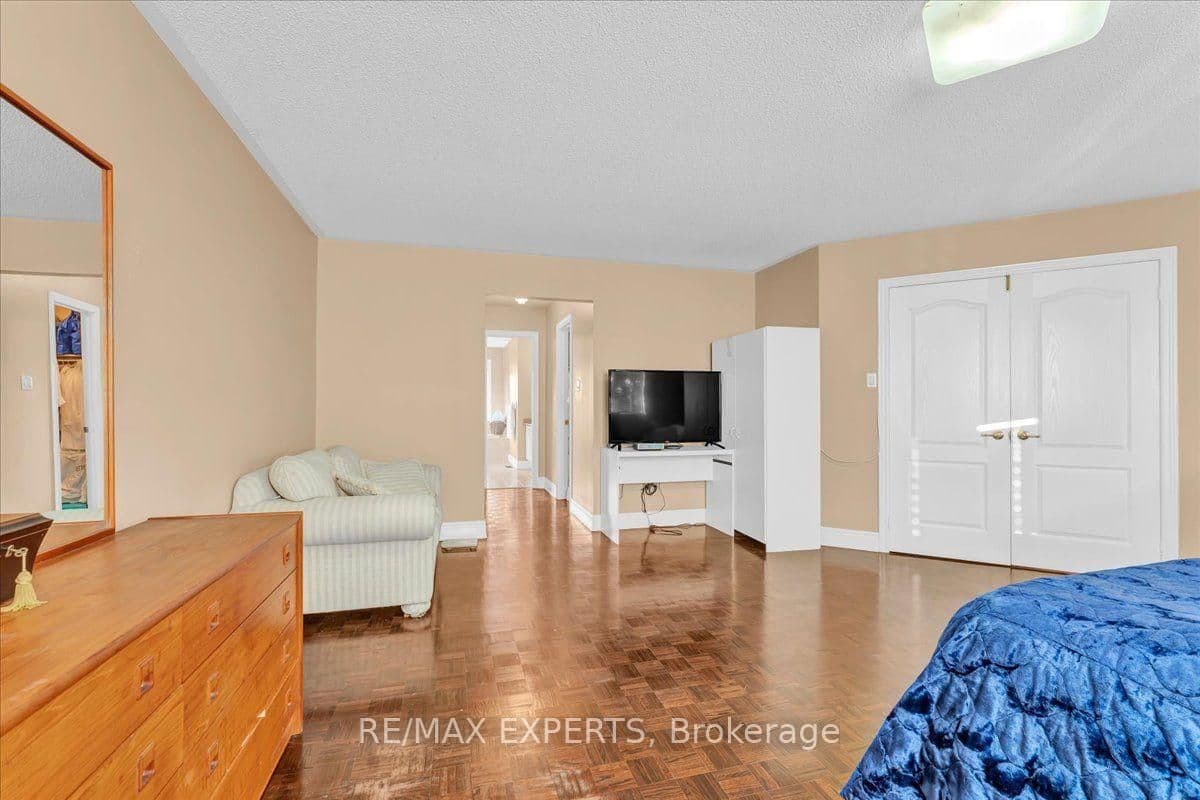 110 Velmar Drive thumbnail 21