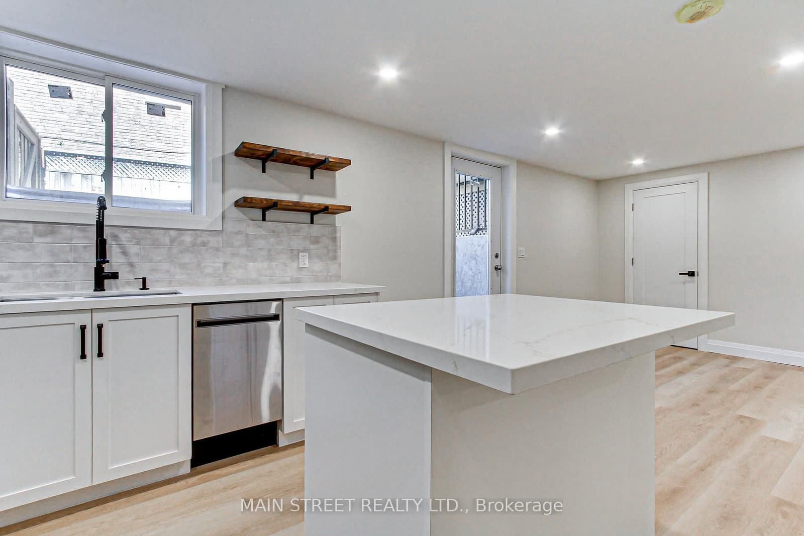 4 Carrington Place, Unit B thumbnail 8