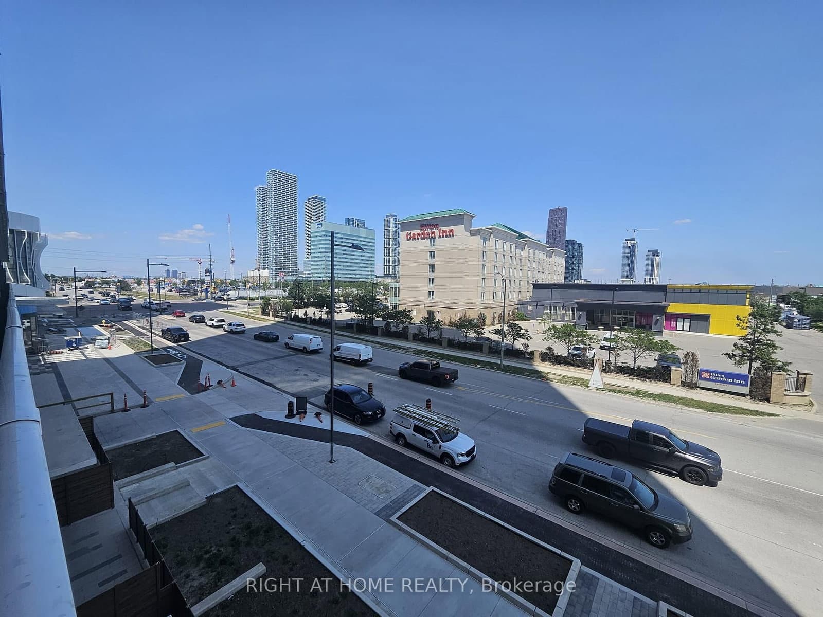 28 Interchange Way, Unit 316 thumbnail 4