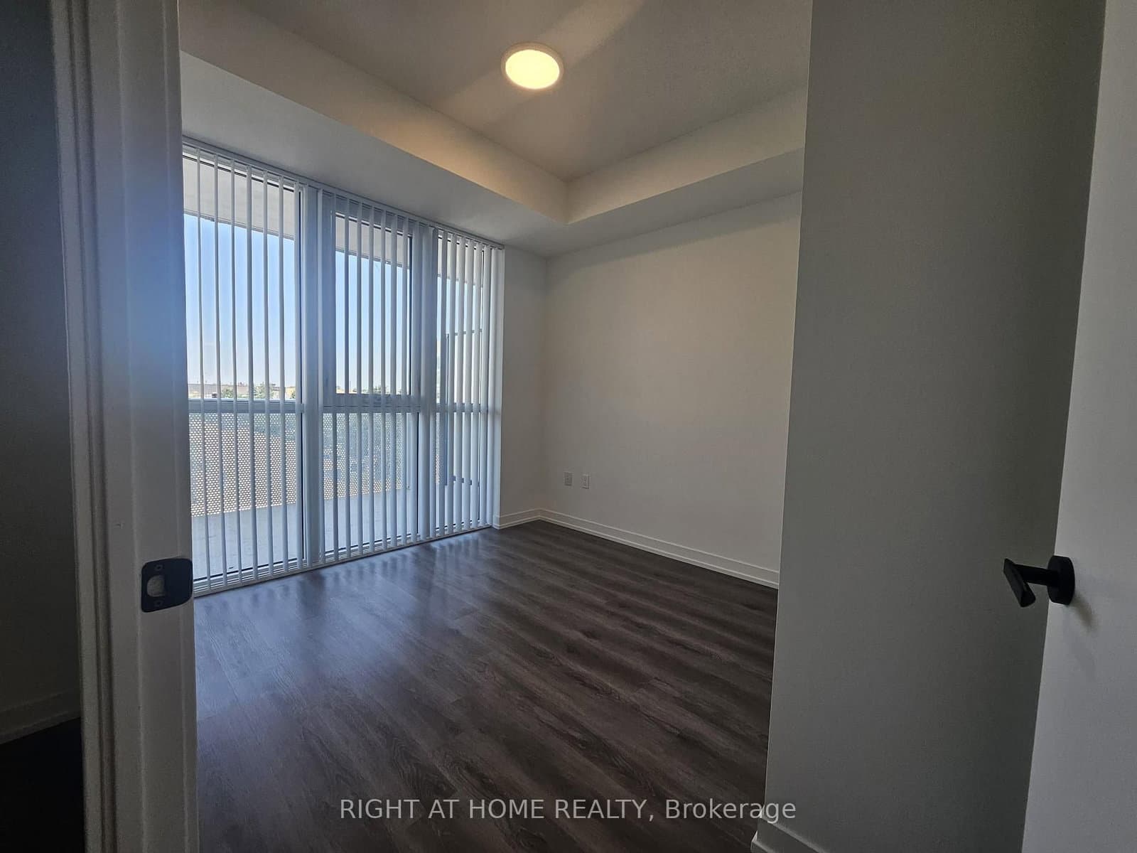 28 Interchange Way, Unit 316 thumbnail 9