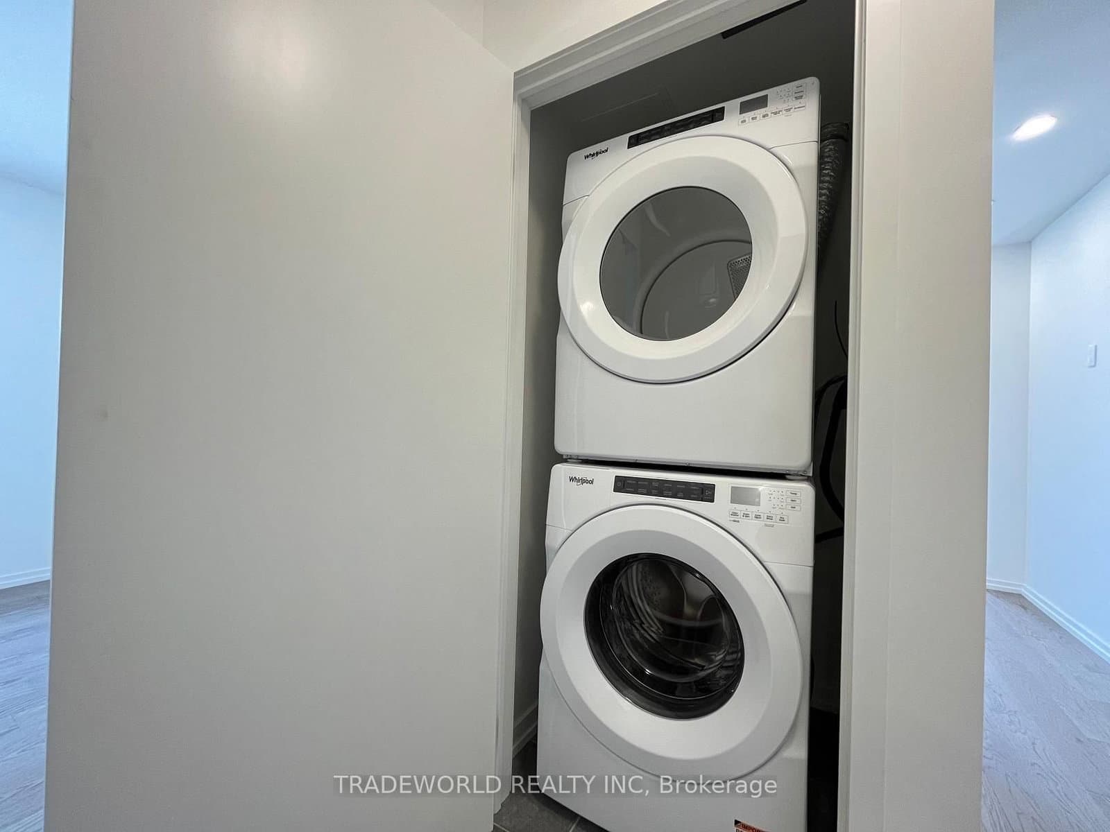 14 Lytham Green Circle, Unit 2 thumbnail 16