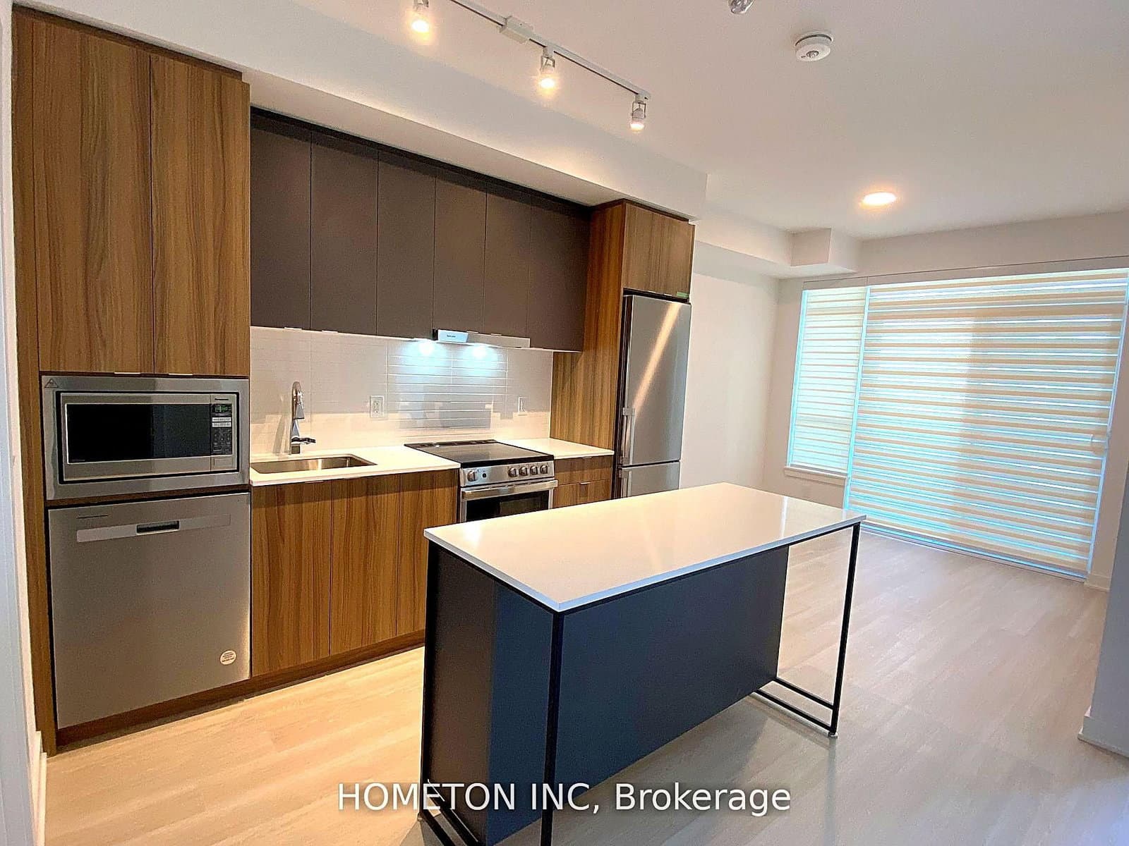 50 Upper Mall Way, Unit B528 - Image 1