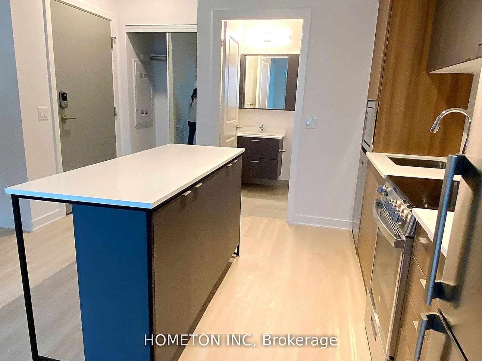 50 Upper Mall Way, Unit B528 thumbnail 6