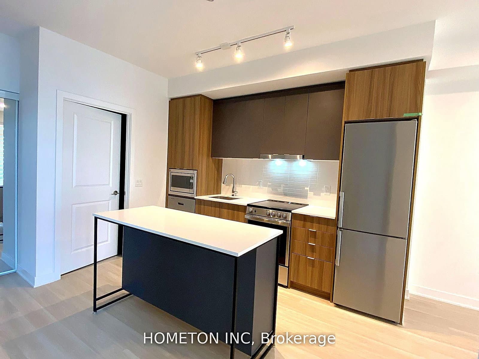 50 Upper Mall Way, Unit B528 thumbnail 7