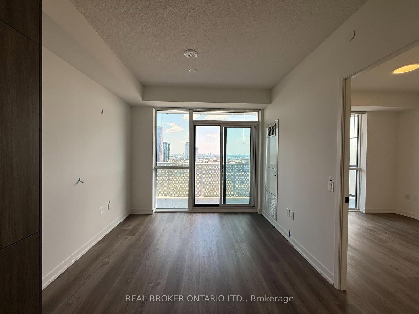 28 Interchange Way, Unit 2507 thumbnail 10