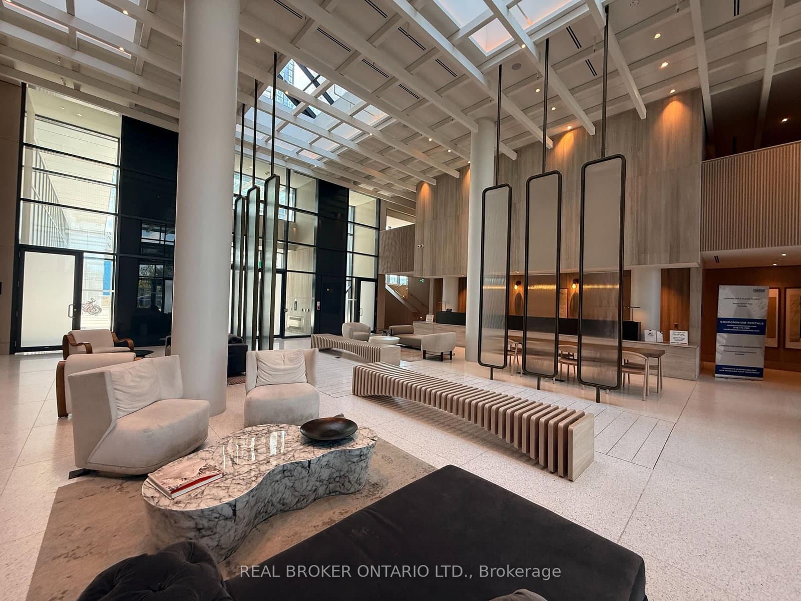 28 Interchange Way, Unit 2507 thumbnail 4