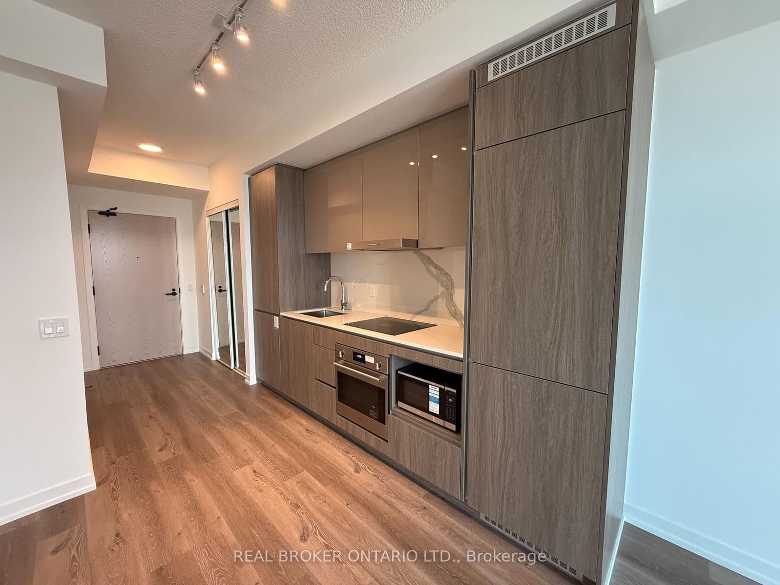 28 Interchange Way, Unit 2507 thumbnail 6