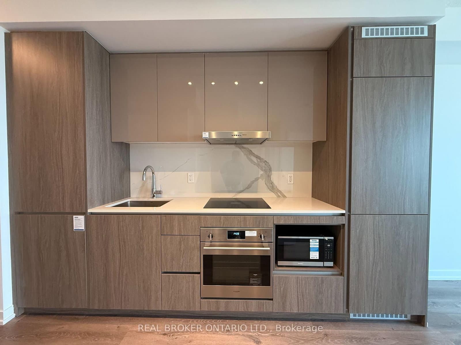 28 Interchange Way, Unit 2507 thumbnail 7