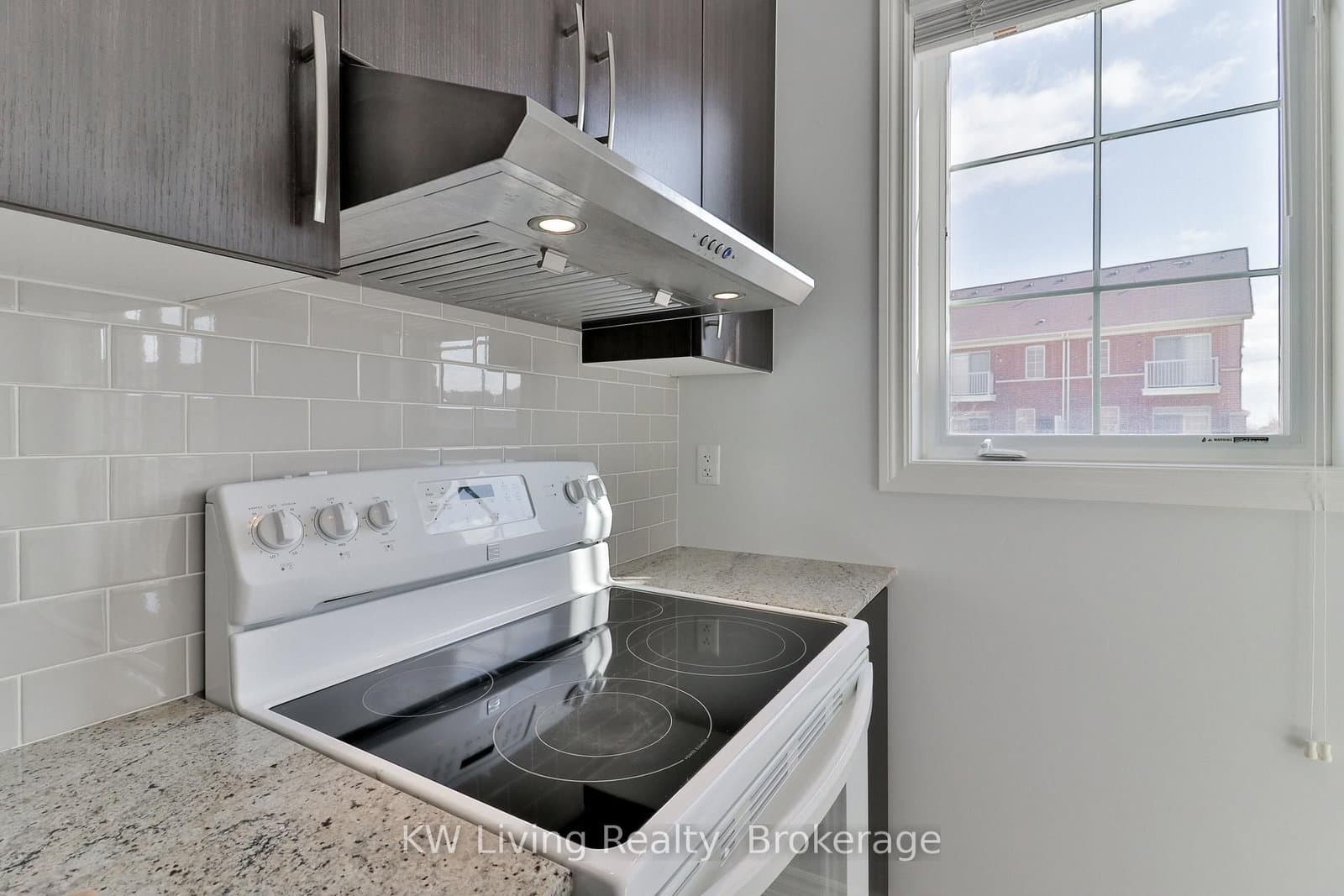 10373 Woodbine Avenue thumbnail 25