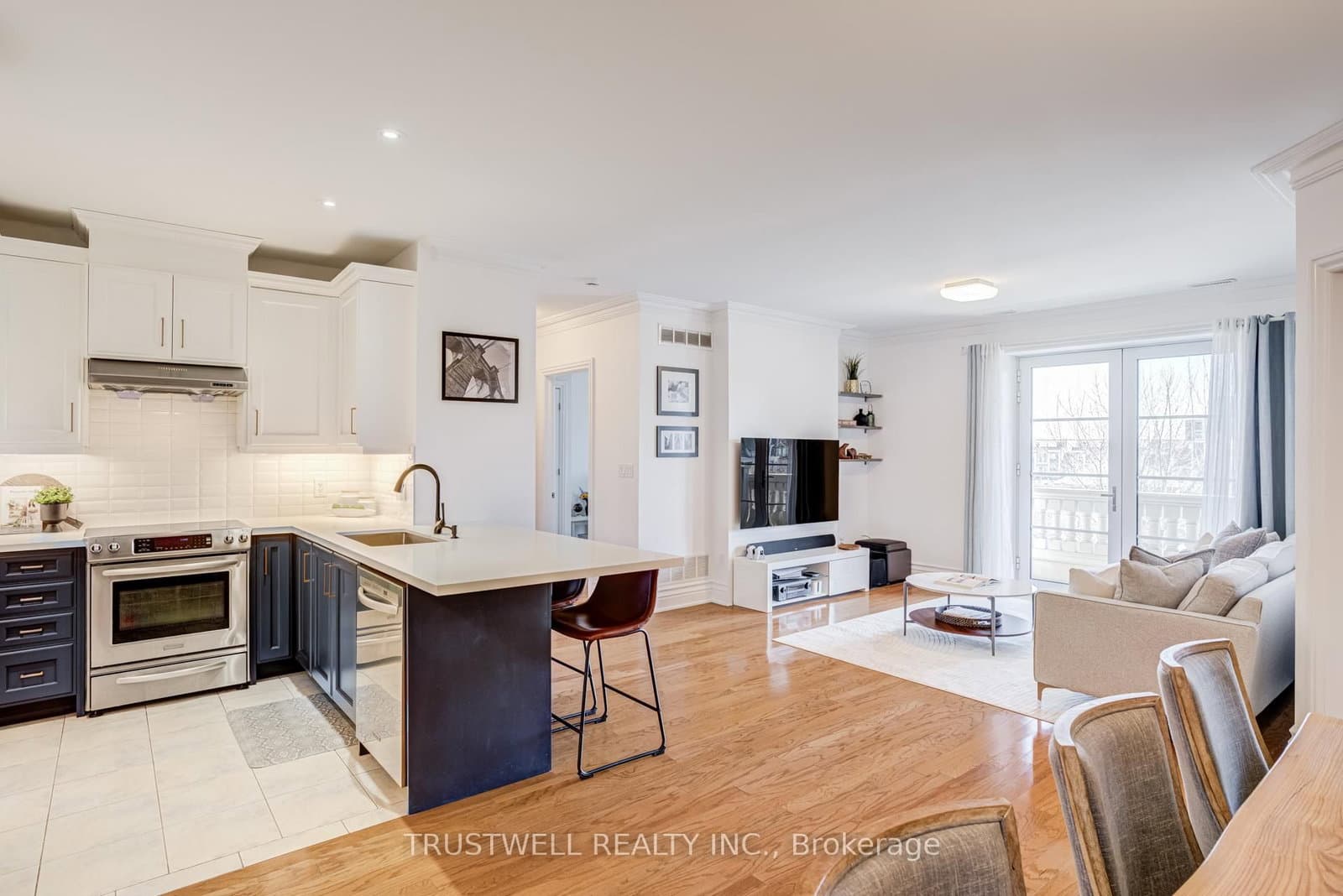 1 Verclaire Gate, Unit 303 thumbnail 4