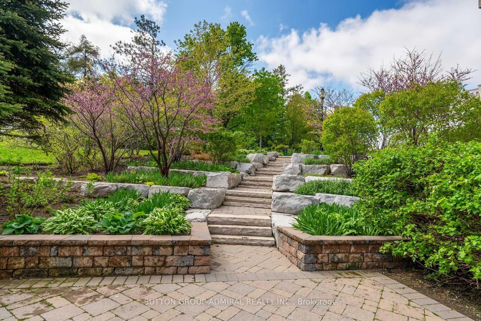 9255 Jane Street, Unit 215 thumbnail 32