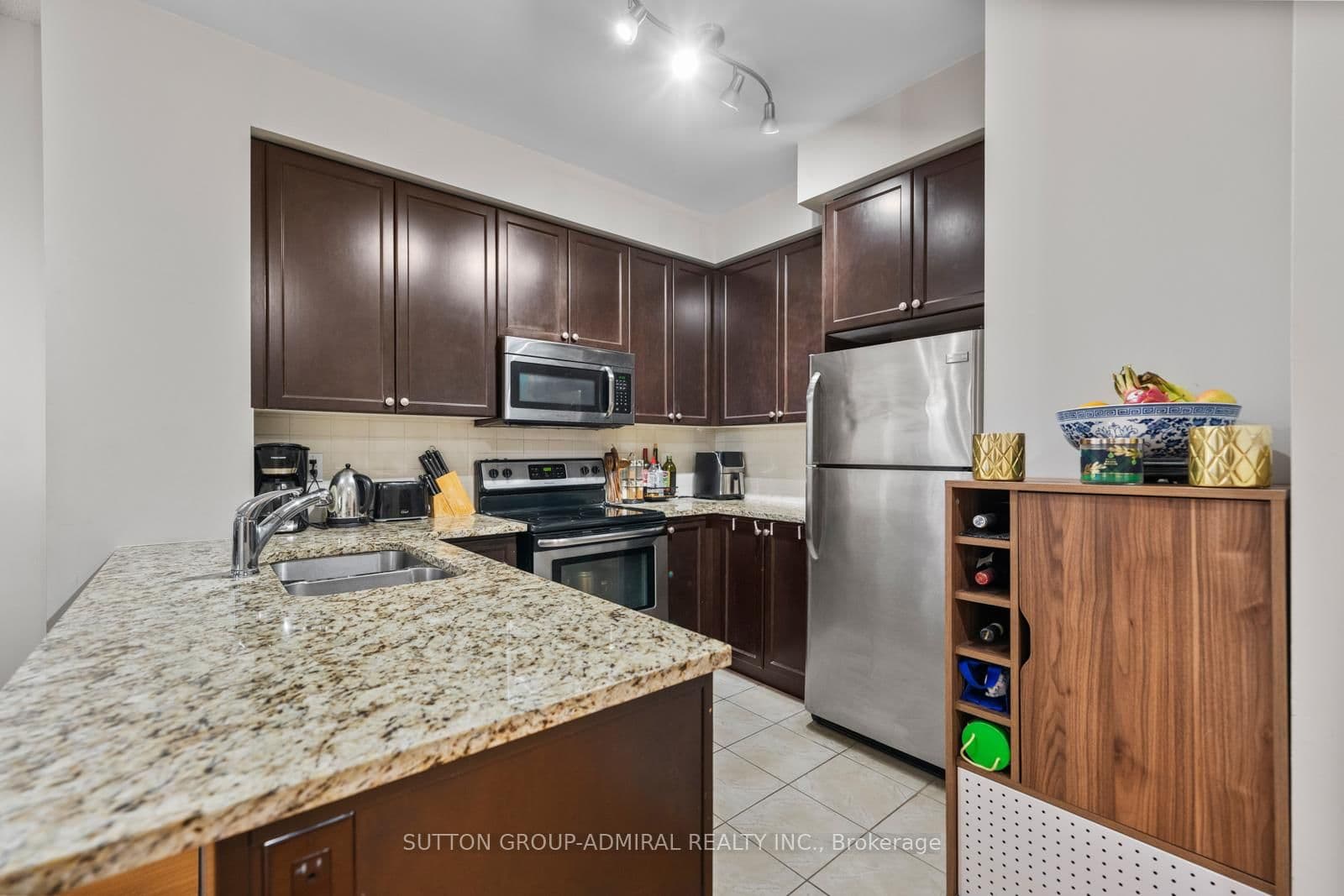 9255 Jane Street, Unit 215 thumbnail 6
