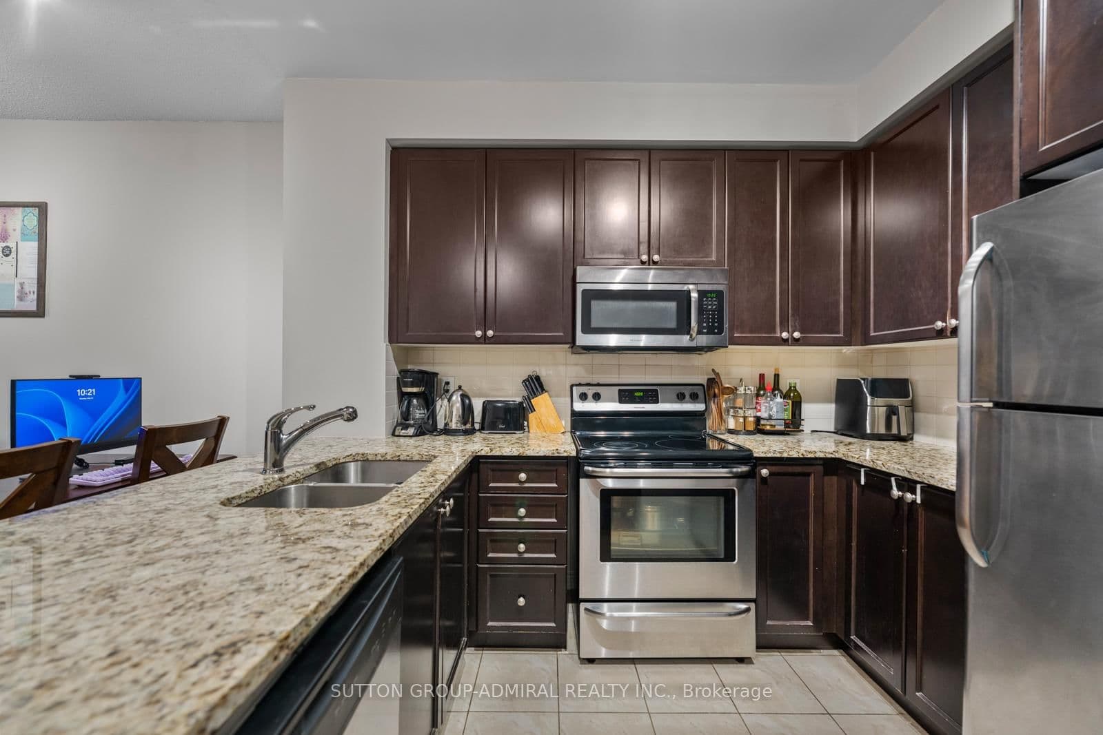 9255 Jane Street, Unit 215 thumbnail 7