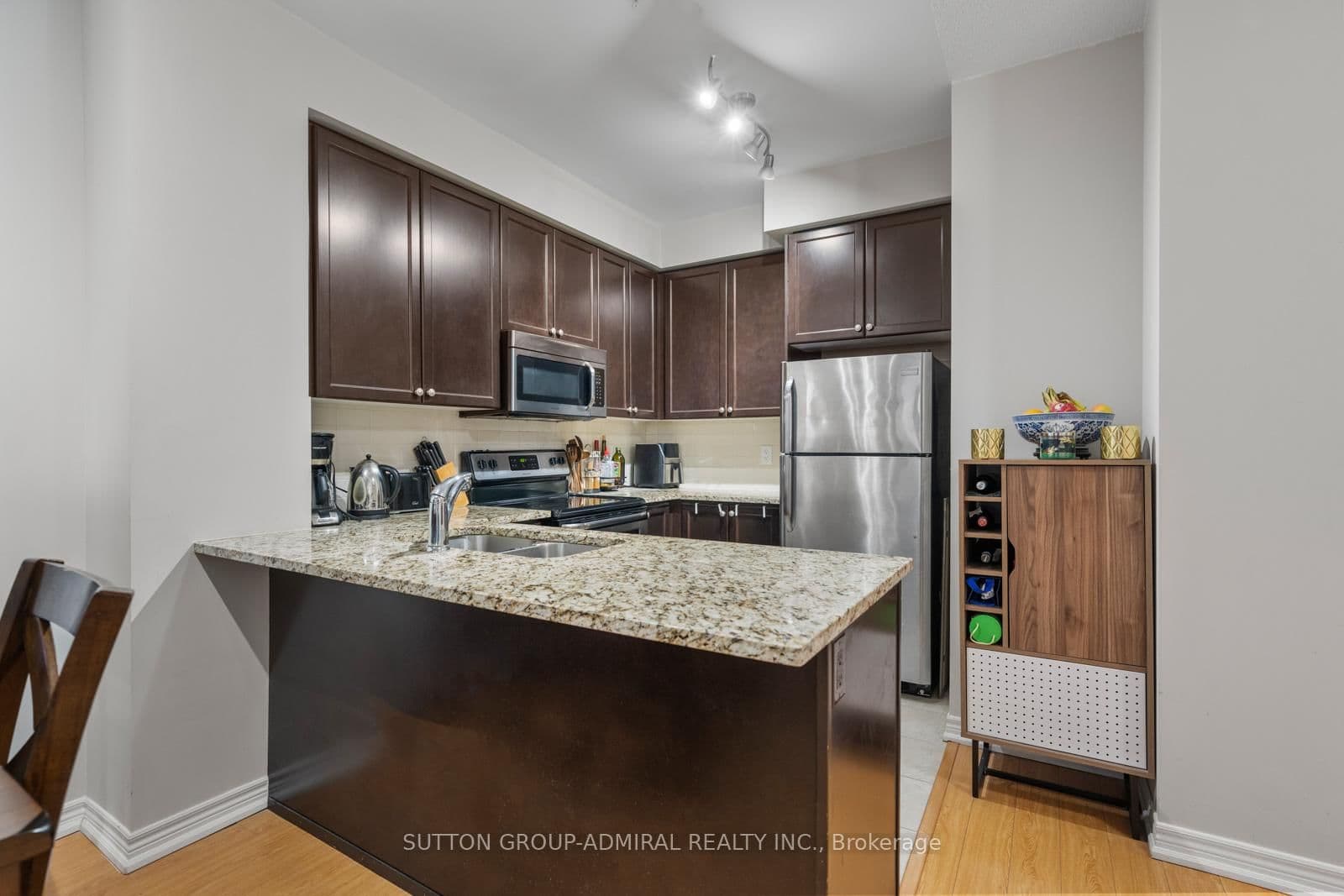 9255 Jane Street, Unit 215 thumbnail 8