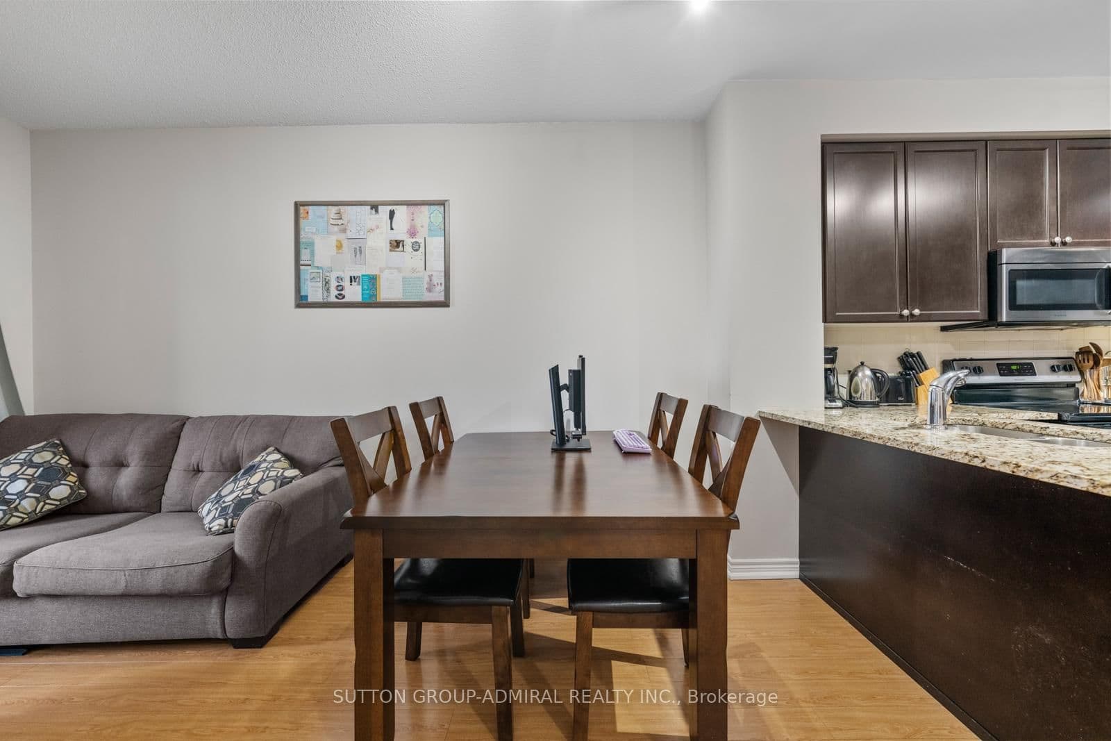 9255 Jane Street, Unit 215 thumbnail 9