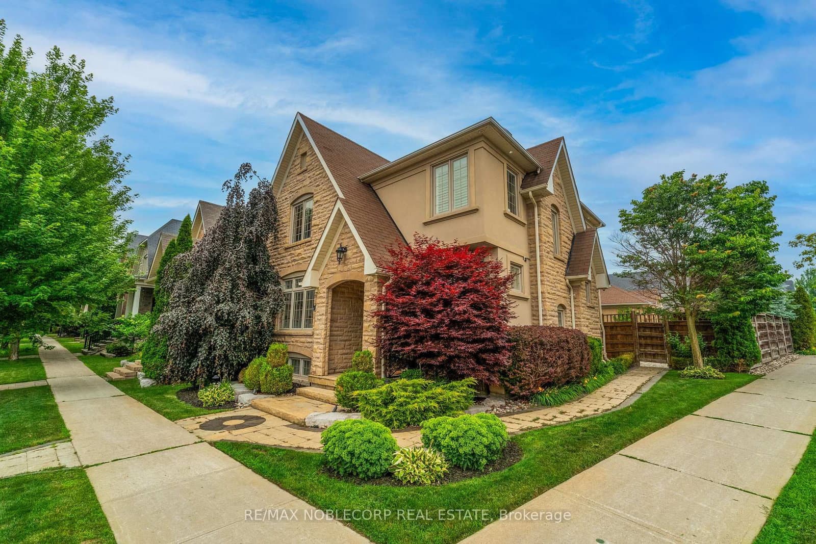 2 Glengordon Crescent - Image 1