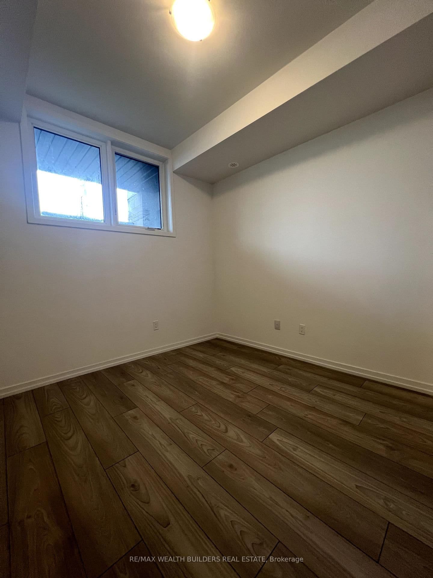 16 Lytham Green Circle, Unit 6 thumbnail 13