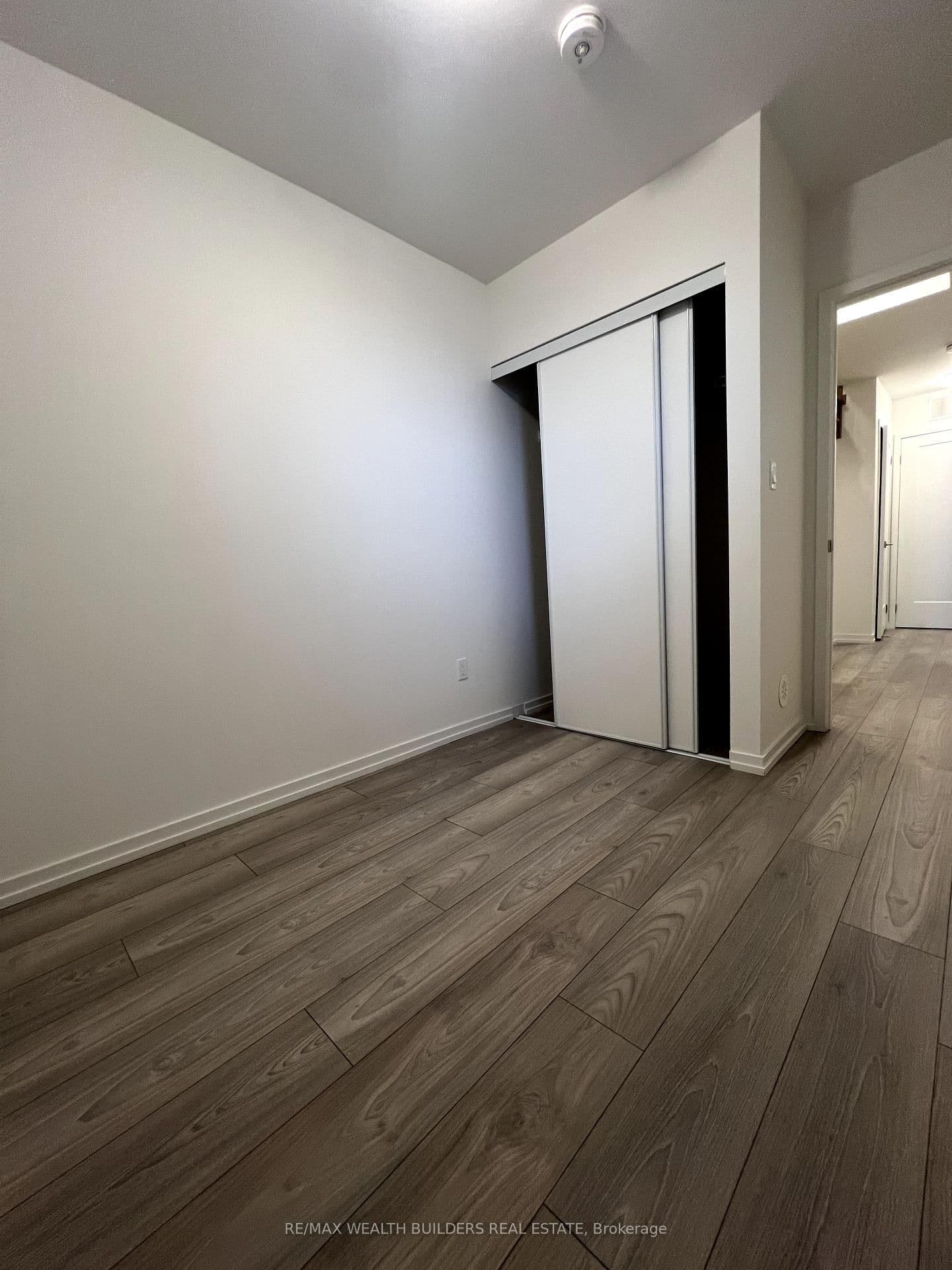 16 Lytham Green Circle, Unit 6 thumbnail 14